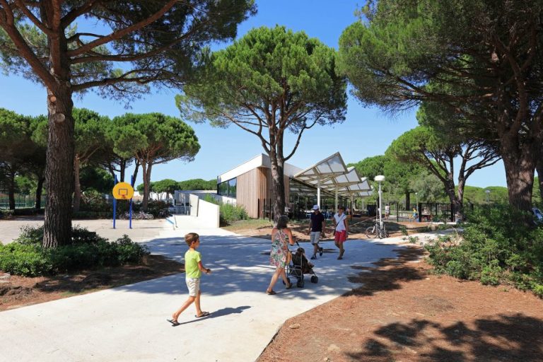 Centre de loisirs du ponant vue de l'extérieur