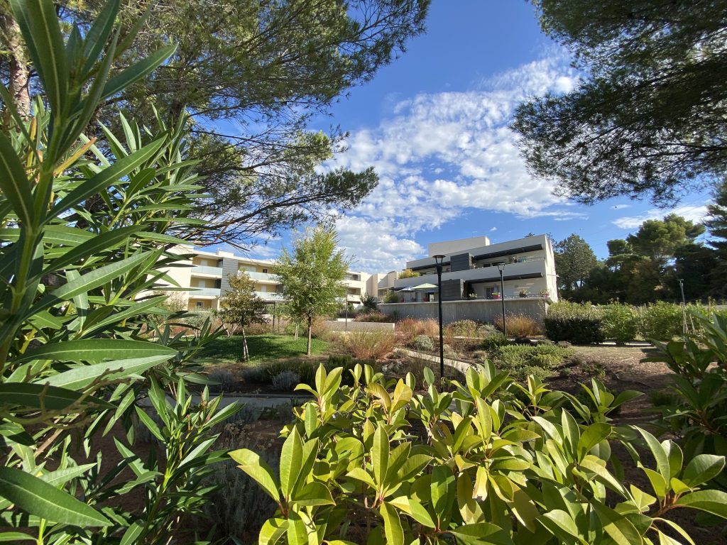 Vue extérieur de résidences au quartier les Châtaigniers à Saint Aunès