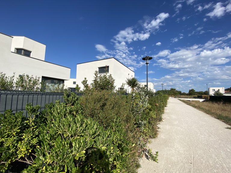 Vue extérieur de résidences au quartier les Châtaigniers à Saint Aunès